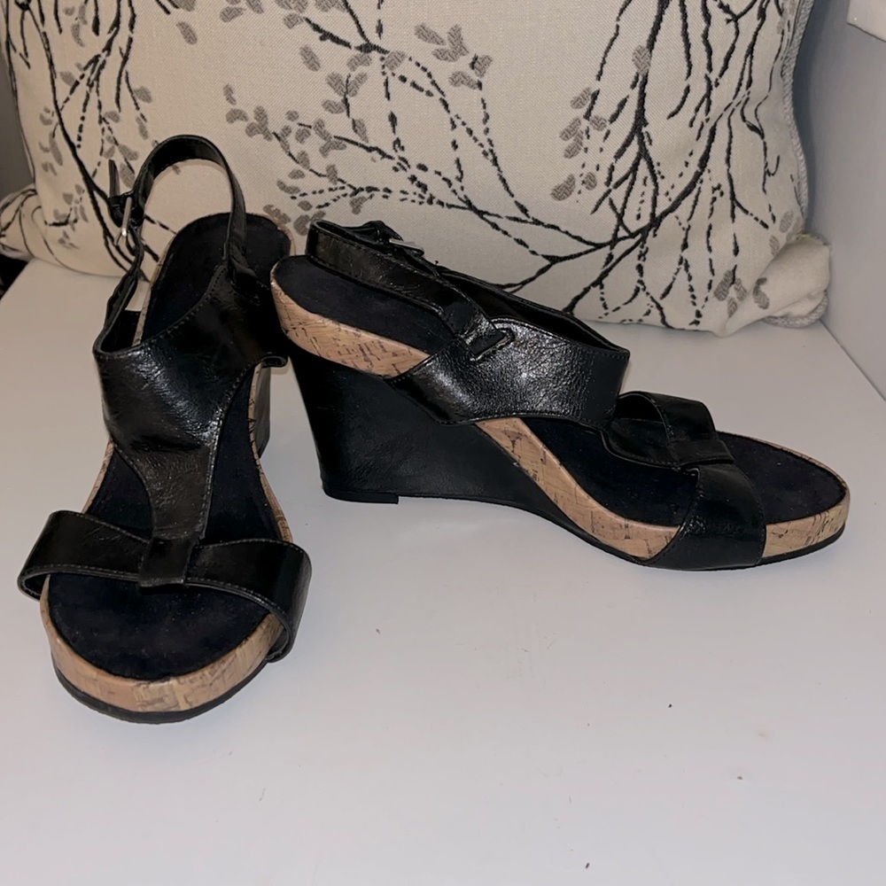 Aerosoles black faux leather cork wedges 4 inch heel 1” platform front 8 1/2 W